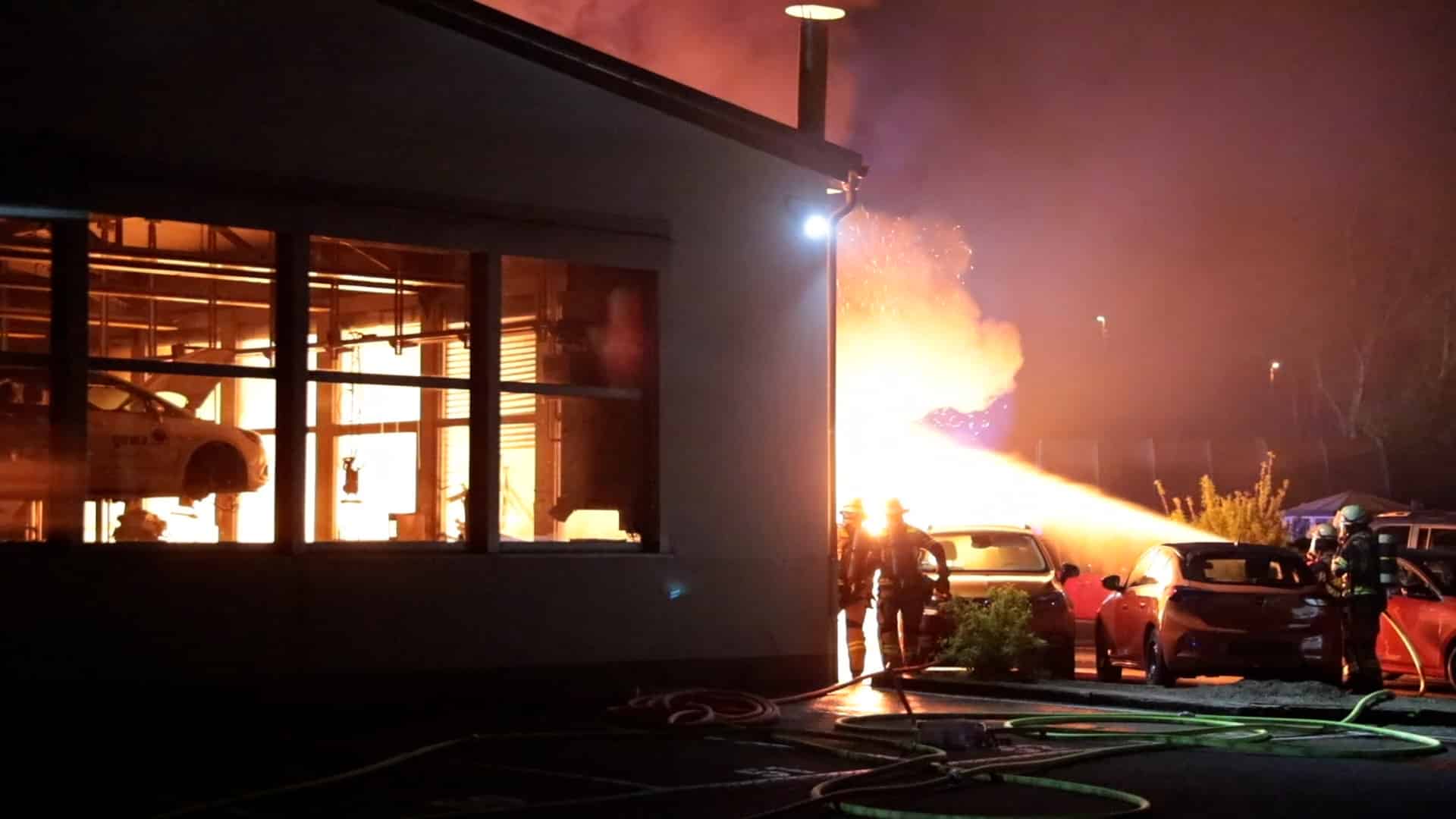 Brandstifter bei Kfz-Werkstatt unterwegs