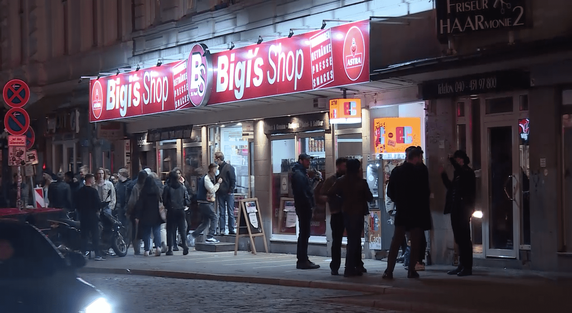 Hunderte Menschen feierten auf dem Schanzenviertel