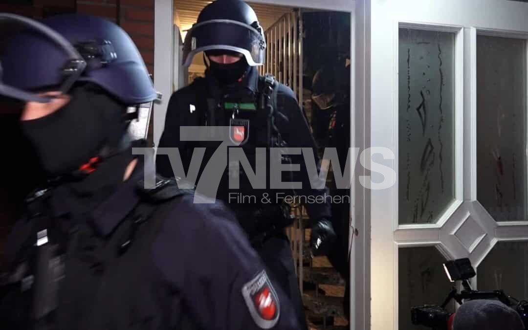 Razzia gegen Planenschlitzer und Ladendiebe