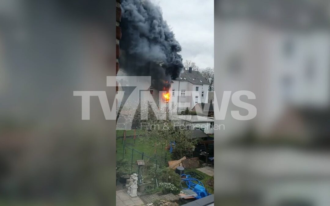 Feuerinferno bei Wohnhausbrand